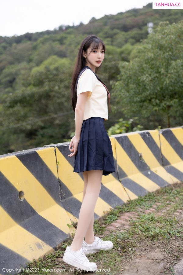 林星阑  [XiuRen]高清写真图 2023.01.12 No.6126 林星阑 制服美腿第3张图片